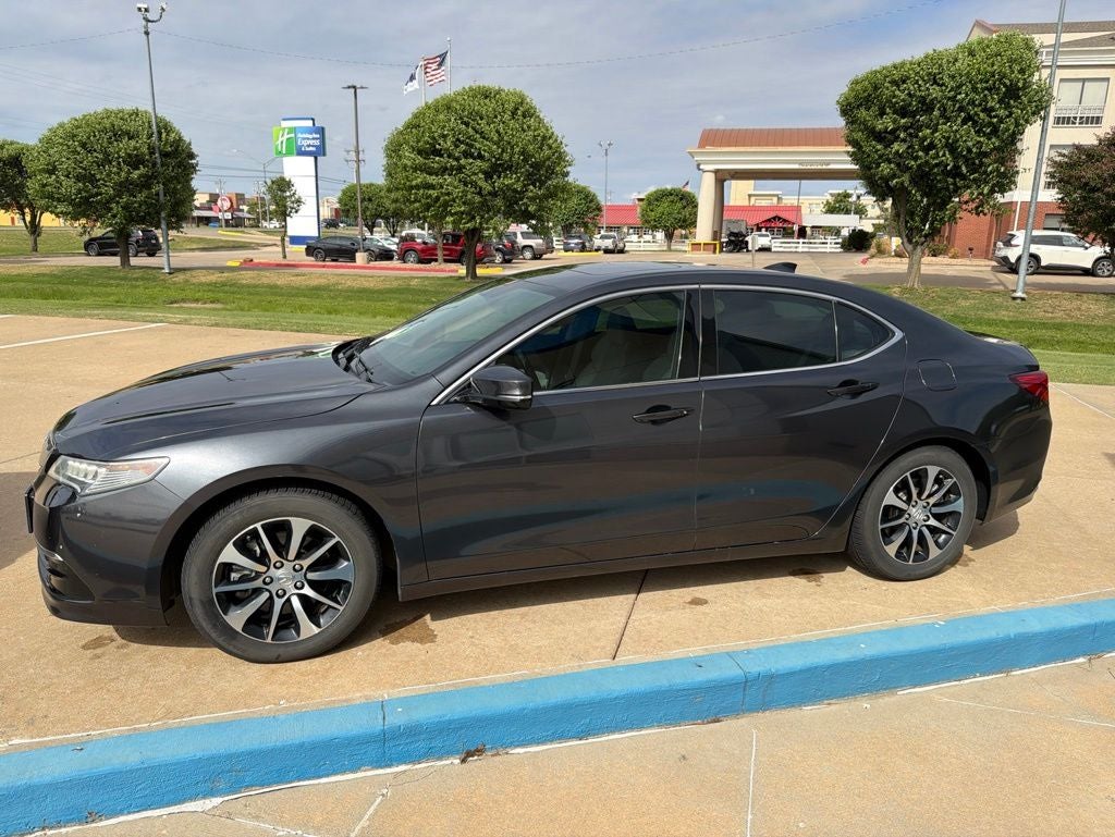 2016 Acura TLX — detail view
